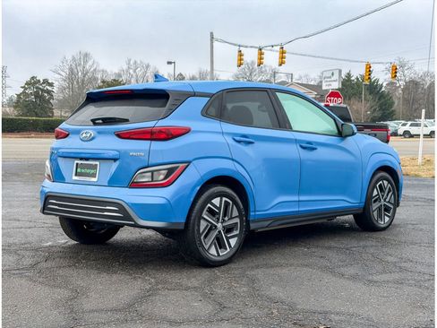 Used 2023 Hyundai Kona SEL w/ Cargo Package image 3