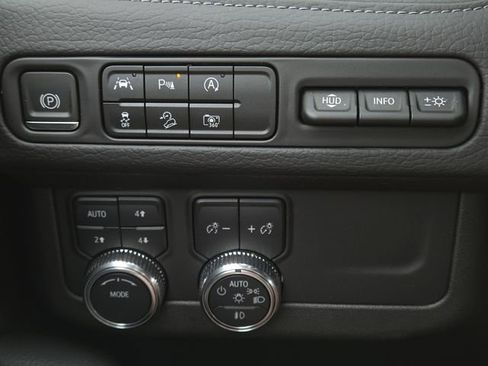 Used 2024 GMC Yukon Denali image 13