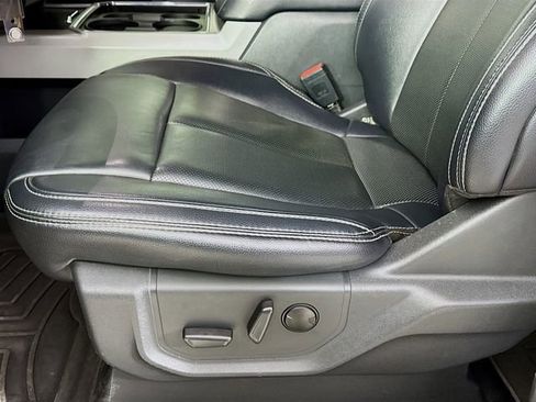 Used 2022 Ford F250 Lariat w/ Chrome Package image 24