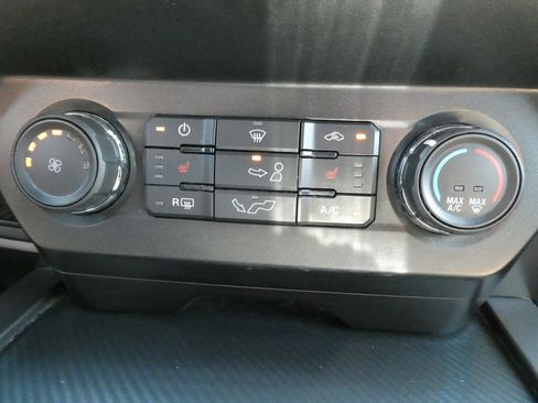 Used 2019 Ford F150 XLT w/ Equipment Group 302A Luxury AWD/4WD image 28