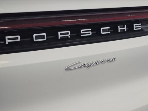 Certified 2025 Porsche Cayenne Coupe image 35
