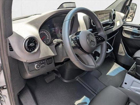 New 2025 Mercedes-Benz Sprinter 2500 image 3