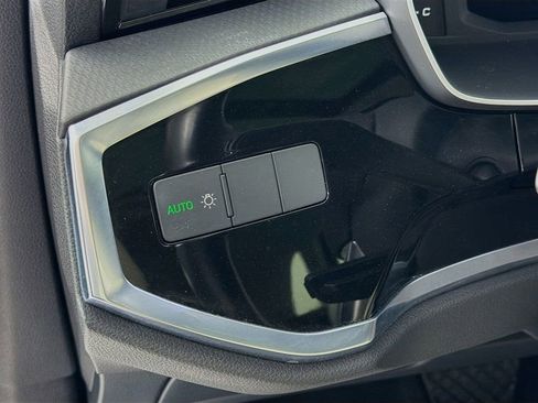 Used 2020 Audi Q3 2.0T Premium w/ Convenience Package image 10