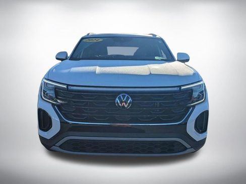 Used 2024 Volkswagen Atlas Cross Sport SE FWD image 8