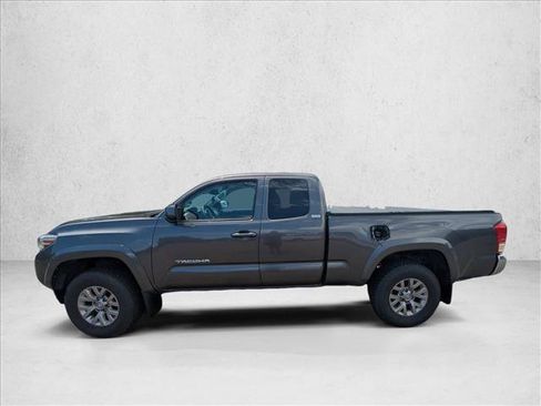 Used 2017 Toyota Tacoma SR5 w/ Tow Package AWD/4WD image 8