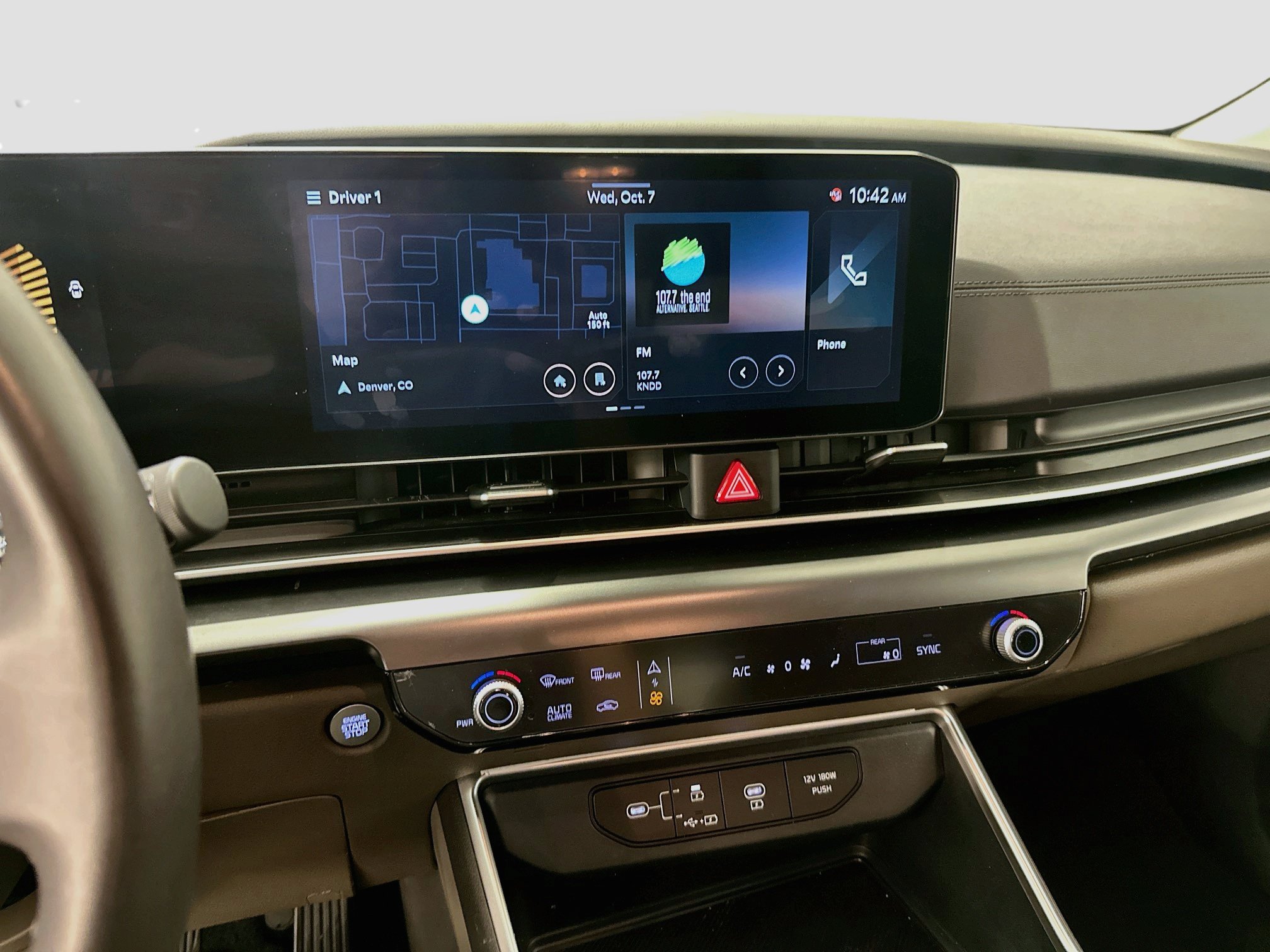 Used 2025 Kia Carnival FWD image 26
