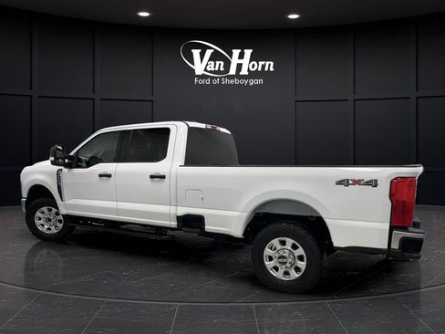 Used 2024 Ford F250 XLT image 3