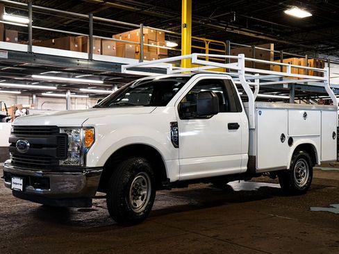 Used 2017 Ford F250 XL w/ XL Value Package RWD image 3