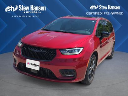 Used 2025 Chrysler Pacifica Limited