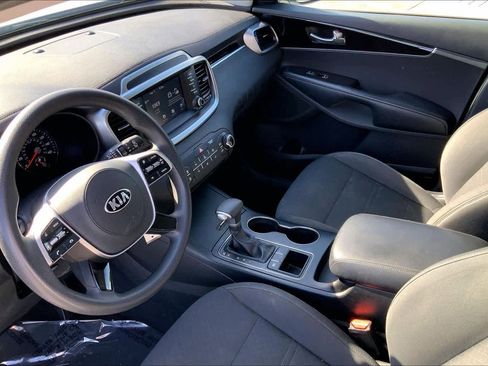 Used 2020 Kia Sorento L FWD image 16