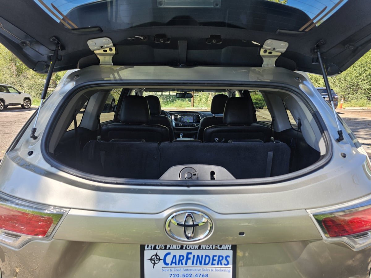 Used 2016 Toyota Highlander XLE AWD/4WD image 36