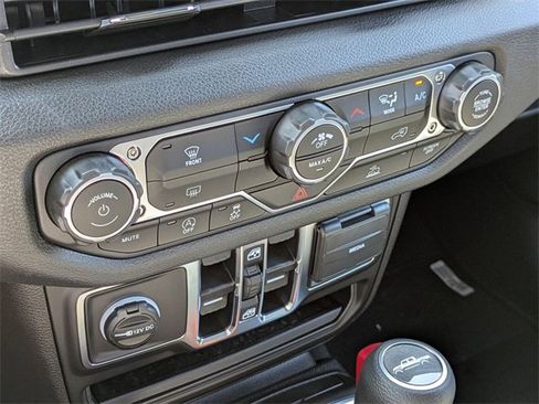 New 2025 Jeep Gladiator Sport image 19