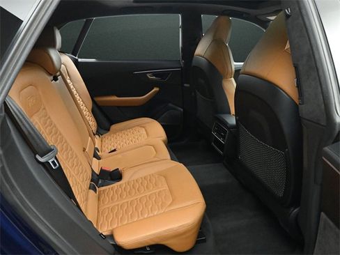 Used 2022 Audi RS Q8 w/ Luxury Package image 16