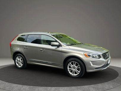 Used 2016 Volvo XC60 T5 Premier w/ Proximity Package