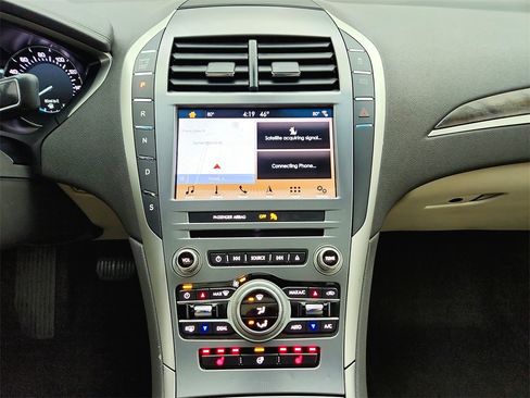 Used 2017 Lincoln MKZ Select w/ Select Plus Package image 17