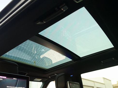 Used 2020 Land Rover Range Rover Long Wheelbase HSE image 21