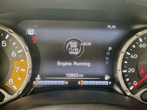 Used 2023 Jeep Renegade Latitude AWD/4WD image 12