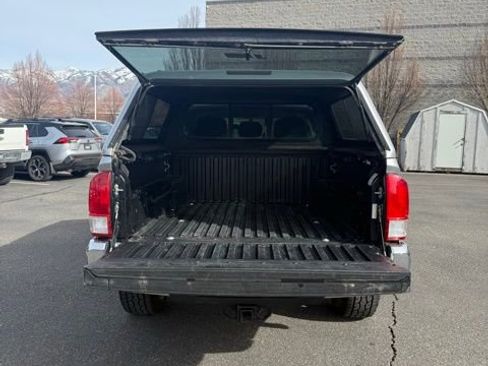 Used 2017 Toyota Tacoma SR5 RWD image 11