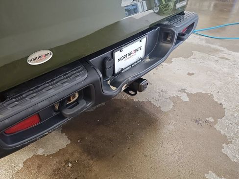 Used 2021 Jeep Gladiator Sport AWD/4WD image 30