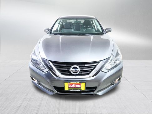 Used 2016 Nissan Altima 2.5 SR FWD image 2