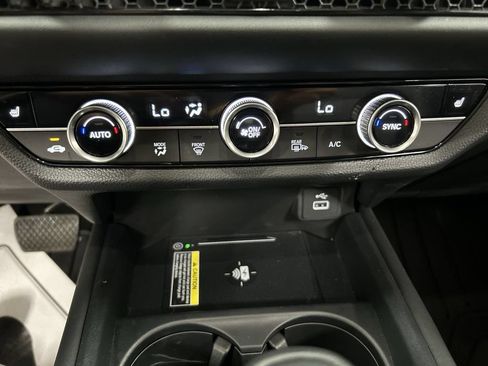Used 2025 Honda HR-V EX-L image 16