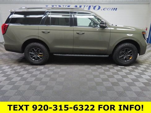Used 2025 Ford Expedition Tremor image 2