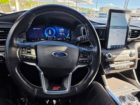 Used 2020 Ford Explorer ST w/ ST Street Pack image 22