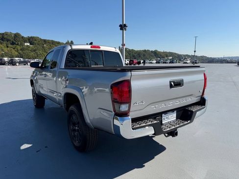 Used 2021 Toyota Tacoma SR5 AWD/4WD image 5