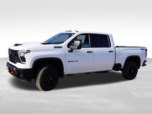 Certified 2026 Chevrolet Silverado 3500 LTZ w/ LTZ Plus Package AWD/4WD image 10