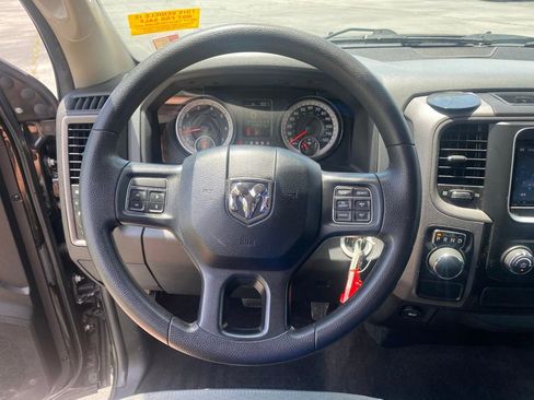 Used 2017 RAM 1500 Express RWD image 18