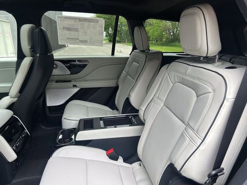 New 2026 Lincoln Aviator Black Label AWD/4WD image 12