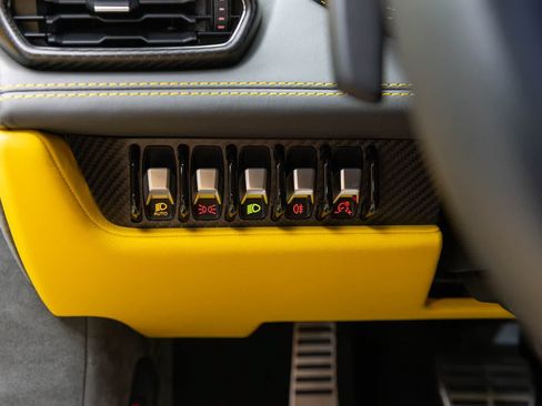 Used 2023 Lamborghini Huracan Tecnica RWD image 30