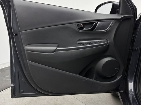 Used 2019 Hyundai Kona Limited image 11