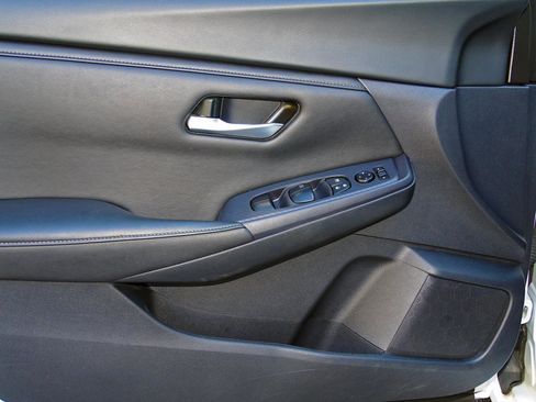 Used 2024 Nissan Sentra SV image 13