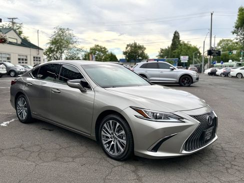 Used 2021 Lexus ES 300h w/ Premium Package FWD image 6