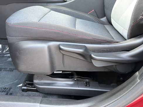 Certified 2024 Chevrolet Trax RS FWD image 21