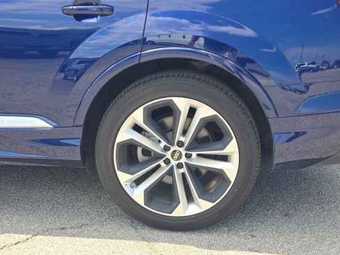 Used 2023 Audi Q7 3.0T Prestige image 16