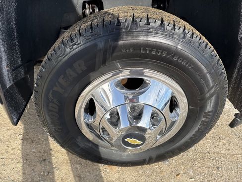 Used 2011 Chevrolet Silverado 3500 LTZ image 41