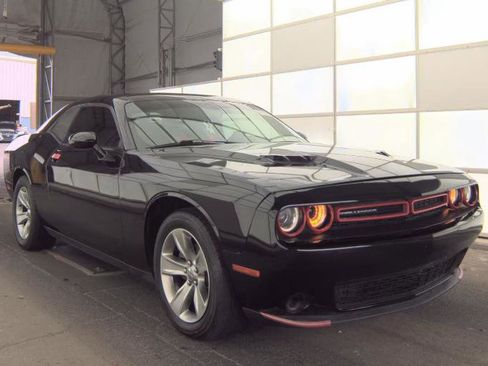 Used 2020 Dodge Challenger SXT image 1