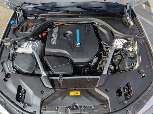 Used 2019 BMW 530e 530e iPerformance w/ Convenience Package image 34