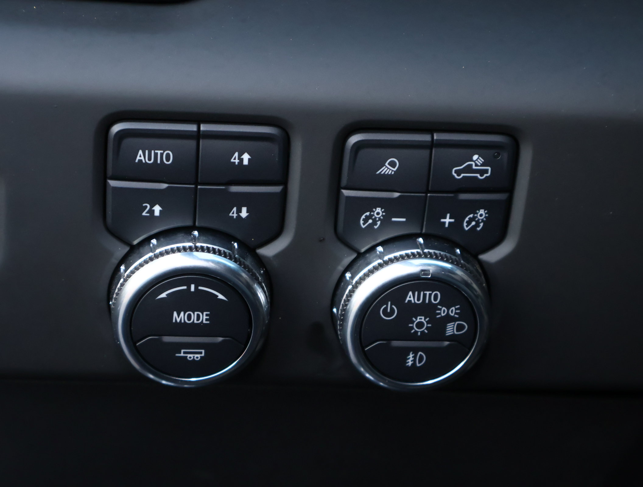 Used 2025 GMC Sierra 1500 AT4 w/ Technology Package AWD/4WD image 14