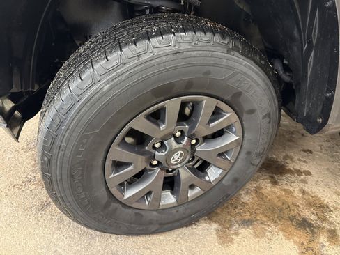 Used 2023 Toyota Tacoma SR5 w/ Black Out Package (TMS) AWD/4WD image 4