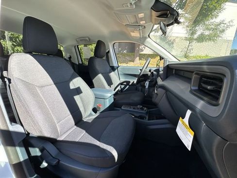 New 2025 Ford Maverick XL image 19