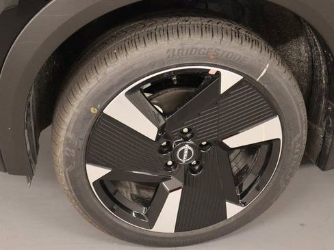 New 2026 Nissan Kicks SR w/ SR Premium Package FWD image 7