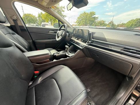 Used 2023 Kia Sportage EX FWD image 13