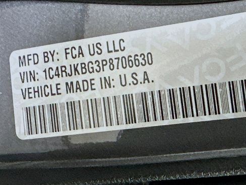 Used 2023 Jeep Grand Cherokee L Limited w/ Luxury Tech Group II image 12