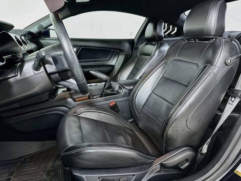Used 2021 Ford Mustang GT Premium w/ Equipment Group 401A RWD image 6