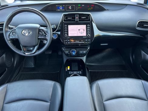 Certified 2021 Toyota Prius XLE AWD/4WD image 3