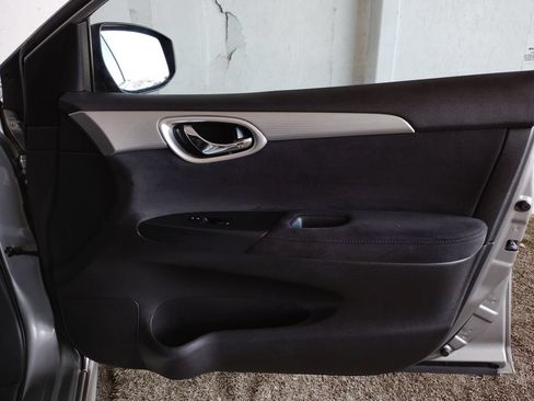 Used 2013 Nissan Sentra SR FWD image 11