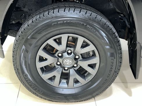 Used 2022 Toyota Tacoma SR5 w/ Technology Package AWD/4WD image 7